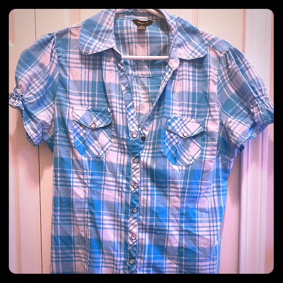 Blue and white short sleeve snap up shirt - Picture 1 of 3